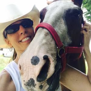 Meet your Posher, Carrie